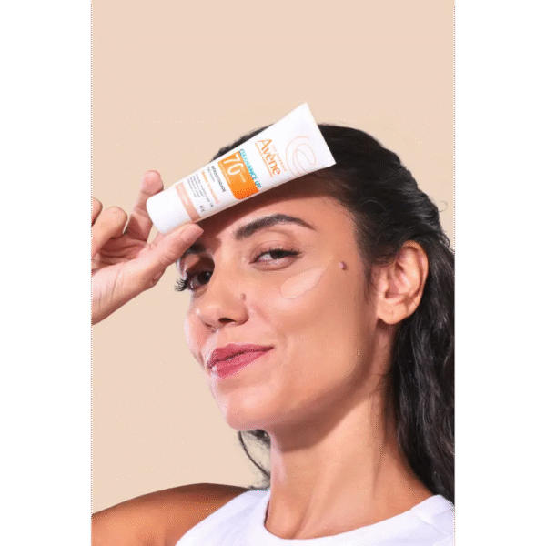 Proteção solar – Pele sensível  Cleanance UV FPS 70 Tom 2 – Médio - Imagem 3